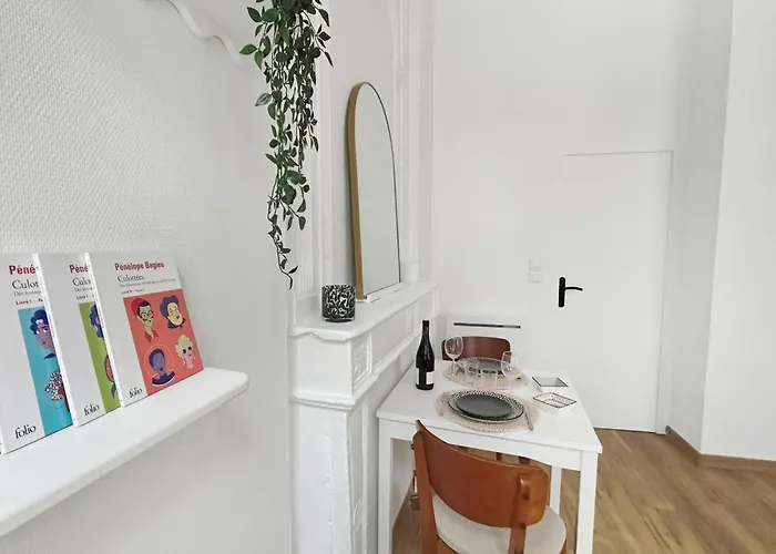 Lumineux, Renove, Coeur Historique Διαμέρισμα *